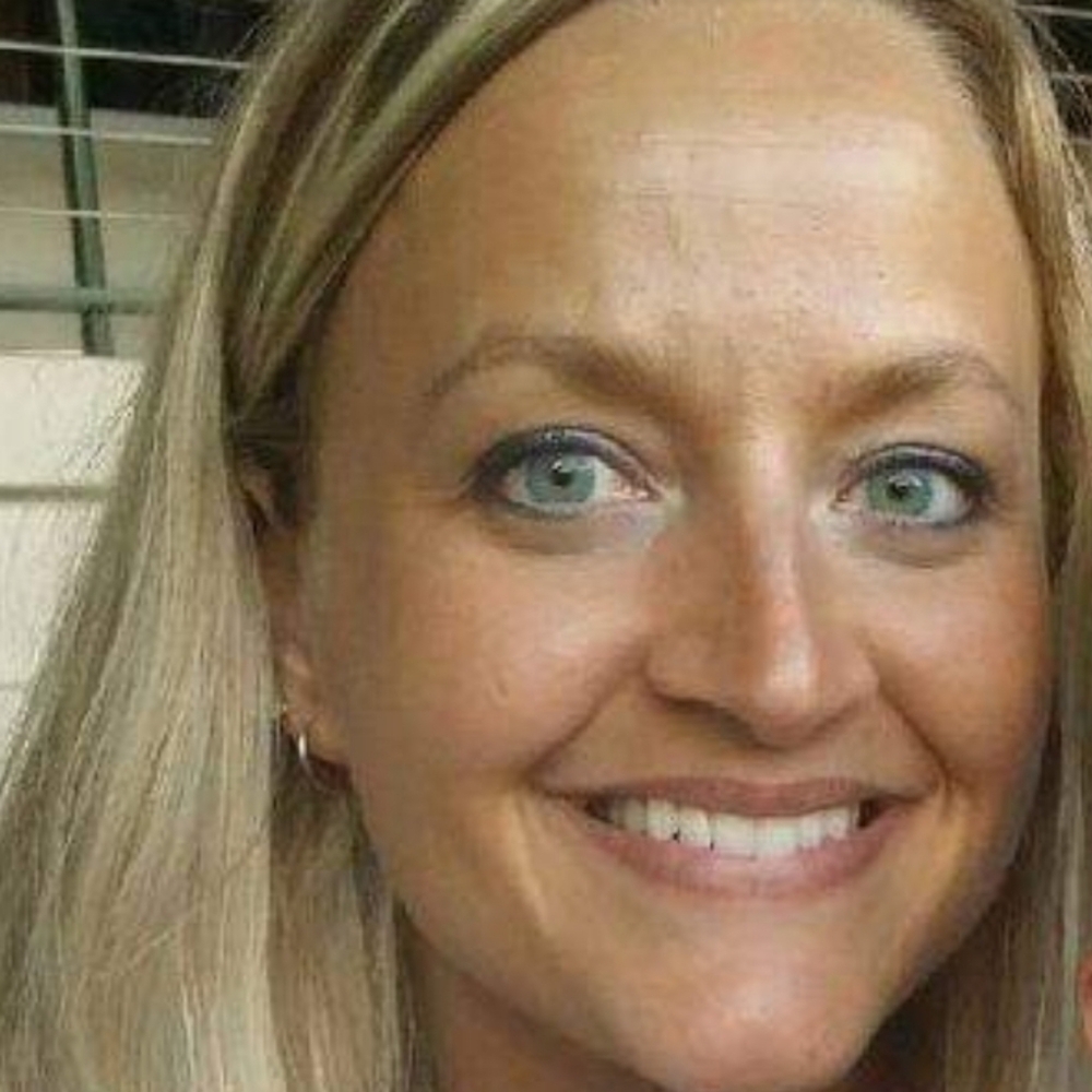 Meet your Posher, Cassandra